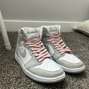 Air Jordan 1 Retro High OG Seafoam